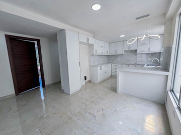 Departamento en venta por estrenar  sector puengasi