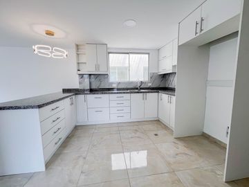 ¡Departamento en Venta en Puengasi, Barrio Balcón El Valle!