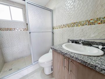 ¡Departamento en Venta en Puengasi, Barrio Balcón El Valle!