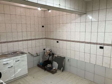 Amplia Casa Familiar  o Comercial Barrio Recoleta