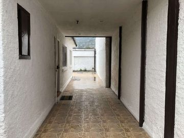 Amplia Casa Familiar  o Comercial Barrio Recoleta