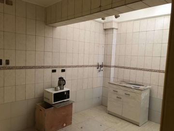 Amplia Casa Familiar  o Comercial Barrio Recoleta