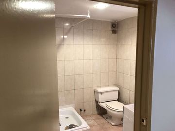 Amplia Casa Familiar  o Comercial Barrio Recoleta