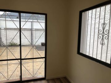 Amplia Casa Familiar  o Comercial Barrio Recoleta