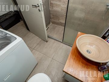 MONOAMBIENTE CON PATIO / VENTA / BALVANERA