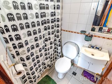 PH 3 ambientes con cochera cubierta, patio y terraza en la mejor zona de Flores