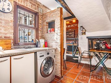 PH 3 ambientes con cochera cubierta, patio y terraza en la mejor zona de Flores