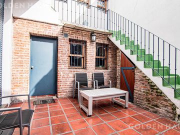 PH 3 ambientes con cochera cubierta, patio y terraza en la mejor zona de Flores