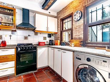 PH 3 ambientes con cochera cubierta, patio y terraza en la mejor zona de Flores