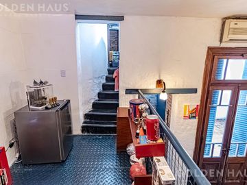 PH 3 ambientes con cochera cubierta, patio y terraza en la mejor zona de Flores