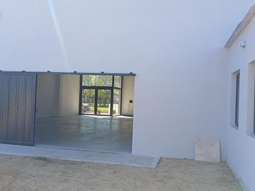 Galpón ubicado en Luciana Rios y Lisandro De La Torre