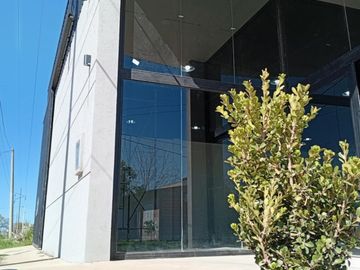 Galpón ubicado en Luciana Rios y Lisandro De La Torre