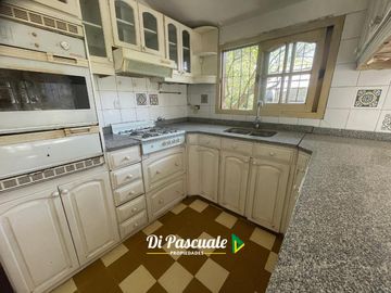 Venta Casa Quinta 3 Ambientes con Parque, Quincho y Pileta - La Reja Norte