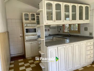 Venta Casa Quinta 3 Ambientes con Parque, Quincho y Pileta - La Reja Norte