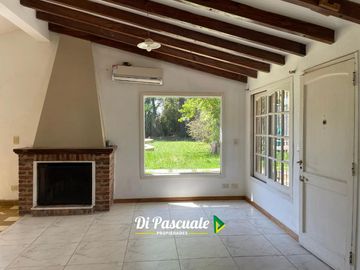 Venta Casa Quinta 3 Ambientes con Parque, Quincho y Pileta - La Reja Norte