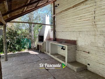 Venta Casa Quinta 3 Ambientes con Parque, Quincho y Pileta - La Reja Norte