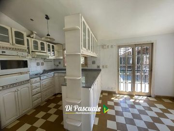 Venta Casa Quinta 3 Ambientes con Parque, Quincho y Pileta - La Reja Norte
