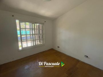 Venta Casa Quinta 3 Ambientes con Parque, Quincho y Pileta - La Reja Norte