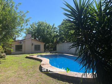Venta Casa Quinta 3 Ambientes con Parque, Quincho y Pileta - La Reja Norte