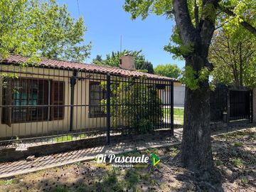 Venta Casa Quinta 3 Ambientes con Parque, Quincho y Pileta - La Reja Norte