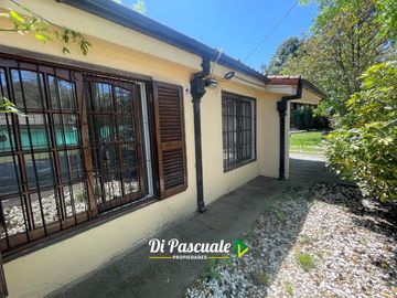 Venta Casa Quinta 3 Ambientes con Parque, Quincho y Pileta - La Reja Norte