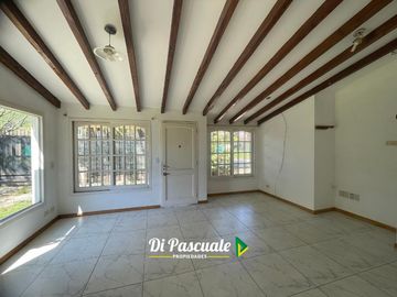 Venta Casa Quinta 3 Ambientes con Parque, Quincho y Pileta - La Reja Norte