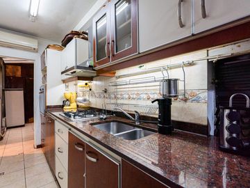 DEPARTAMENTO - VENTA - 5 AMBIENTES - COCHERA CUBIERTA - PALERMO - APTO CRÉDITO