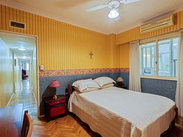 DEPARTAMENTO - VENTA - 5 AMBIENTES - COCHERA CUBIERTA - PALERMO - APTO CRÉDITO