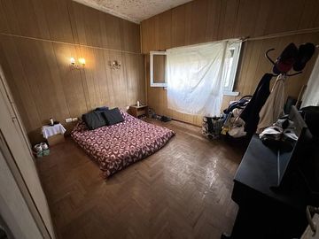 Chalet sobre 2 lotes a modernizar