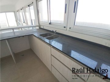 EXCELENTE DEPARTAMENTO A ESTRENAR A LA CALLE!!!!! CON BALCÓN SALIENTE.