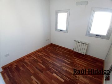 EXCELENTE DEPARTAMENTO A ESTRENAR A LA CALLE!!!!! CON BALCÓN SALIENTE.