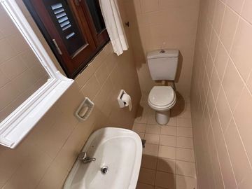 OPORTUNIDAD CASA 4 DORM VISTA AL LAGO EN SIQUIMAN