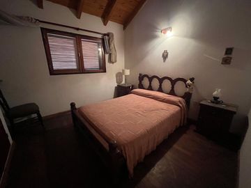 OPORTUNIDAD CASA 4 DORM VISTA AL LAGO EN SIQUIMAN