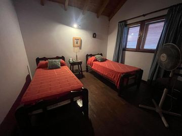 OPORTUNIDAD CASA 4 DORM VISTA AL LAGO EN SIQUIMAN