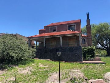 OPORTUNIDAD CASA 4 DORM VISTA AL LAGO EN SIQUIMAN