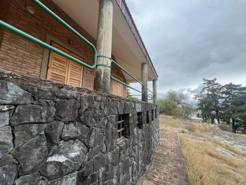 OPORTUNIDAD CASA 4 DORM VISTA AL LAGO EN SIQUIMAN