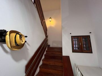 OPORTUNIDAD CASA 4 DORM VISTA AL LAGO EN SIQUIMAN