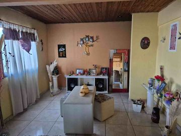 VENTA CASA CON DEPARTAMENTO EN CIPOLLETTI