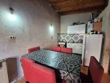 VENTA CASA CON DEPARTAMENTO EN CIPOLLETTI