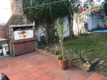 VENTA DE HERMOSO PH DE 4 AMBIENTES EN RAMOS MEJIA