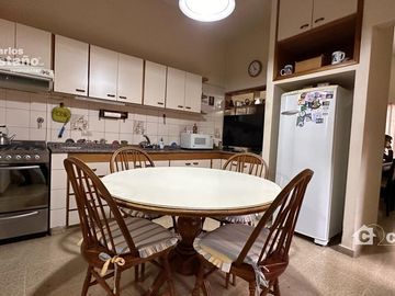 Exc. PH al Frente e Impecable con Cochera