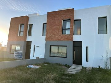 Quebradas de Manantiales  Duplex 3 Dormitorios a estrenar