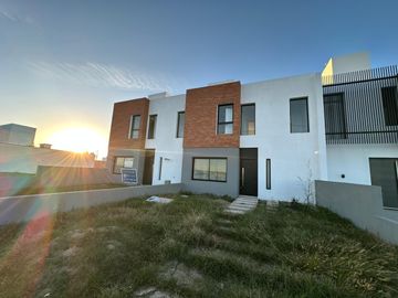 Quebradas de Manantiales  Duplex 3 Dormitorios a estrenar