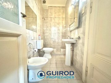 CASA A REFACCIONAR 4 AMBIENTES CON JARDIN