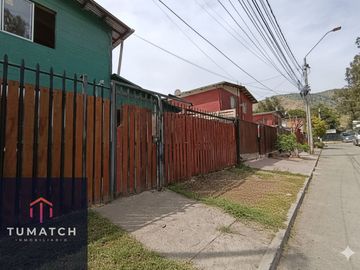 Casa en venta c/ estacionamiento en Alto Jahuel