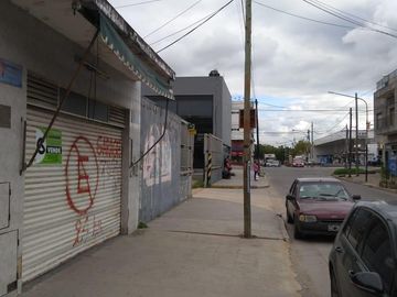 Importante Propiedad en Paso del Rey - Losa con Galpón en el Frente y Departamento detrás!