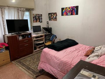 Importante Propiedad en Paso del Rey - Losa con Galpón en el Frente y Departamento detrás!