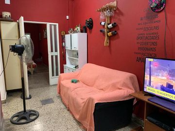 Importante Propiedad en Paso del Rey - Losa con Galpón en el Frente y Departamento detrás!