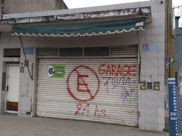 Importante Propiedad en Paso del Rey - Losa con Galpón en el Frente y Departamento detrás!