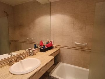 Venta - Departamento 4 ambientes con dependencia y cochera en Alto Palermo